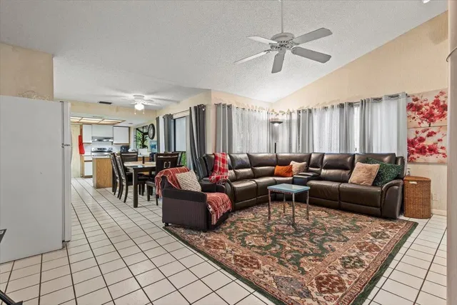 Eastpointe Country Club Residence photo 24