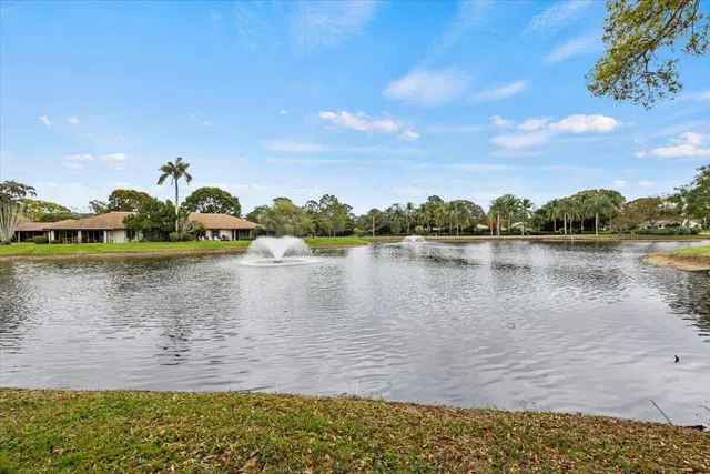Eastpointe Country Club Residence photo 50