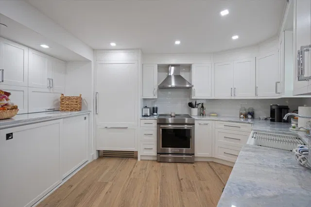Unit 510 photo 19
