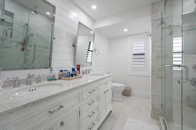 Unit 510 photo 28