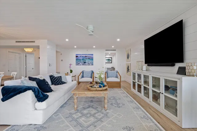 Unit 510 photo 31