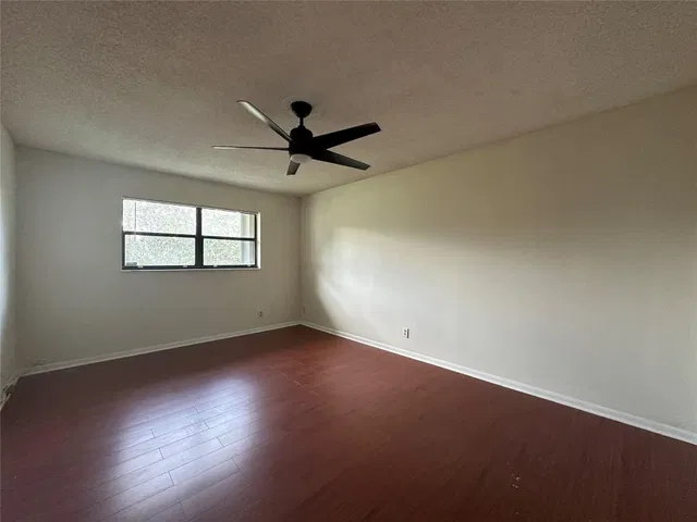Unit 202 photo 3