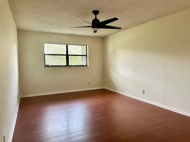 Unit 202 photo 6