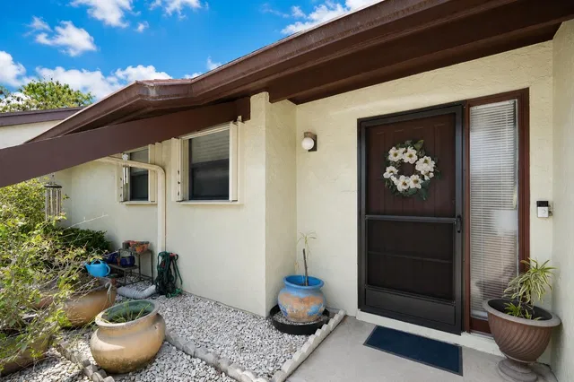 Residence photo 3