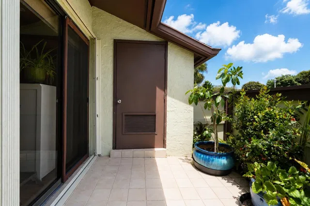 Residence photo 5