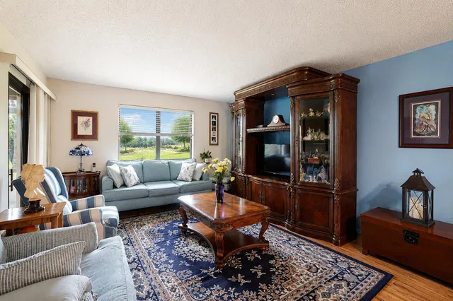 Residence photo 22