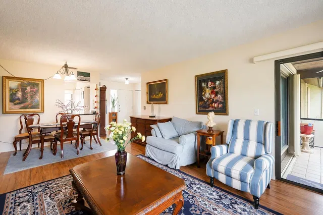 Residence photo 24