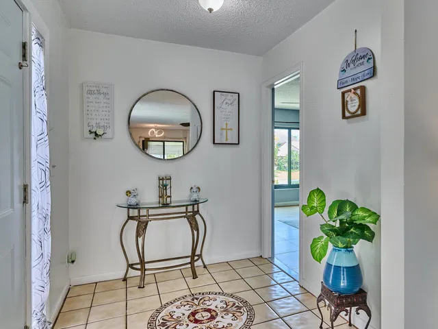  Residence photo 4