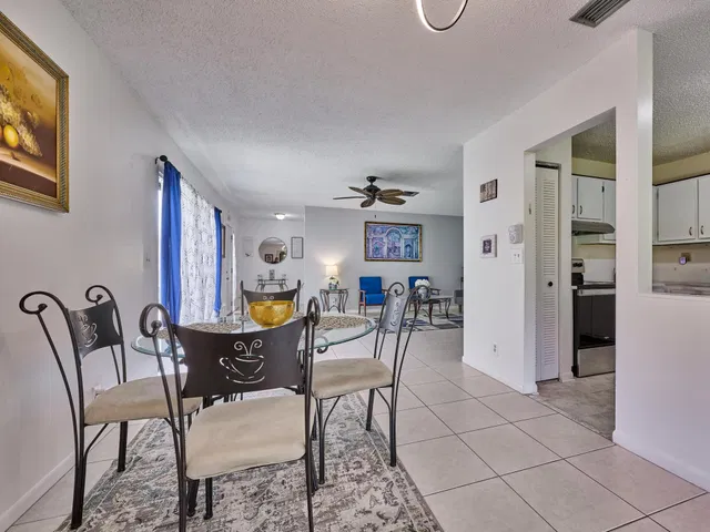  Residence photo 10