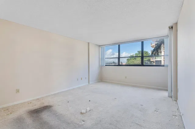Unit 312 photo 16