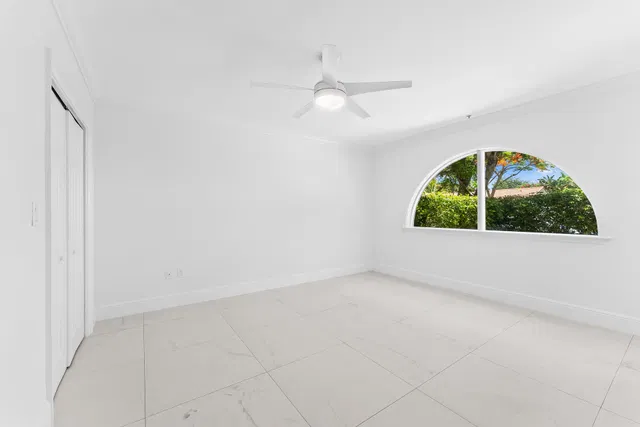Residence photo 12