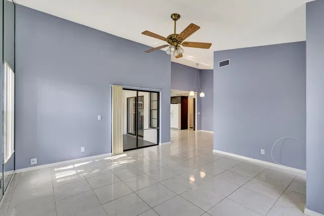 Residence photo 5