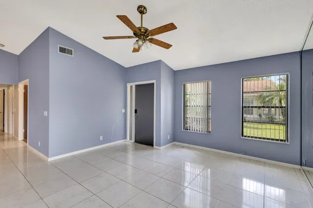 Residence photo 6