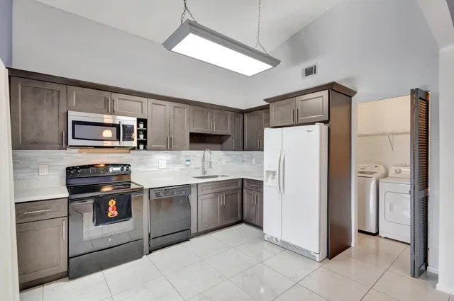 Residence photo 9