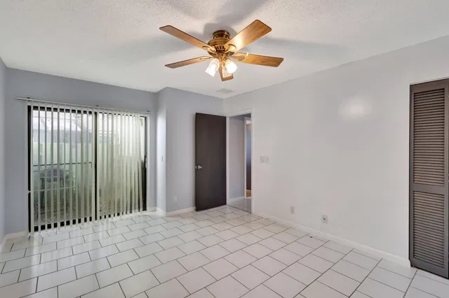 Residence photo 22