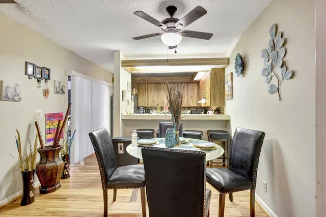 Unit 321 photo 11