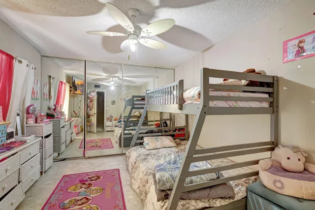 Unit 321 photo 19