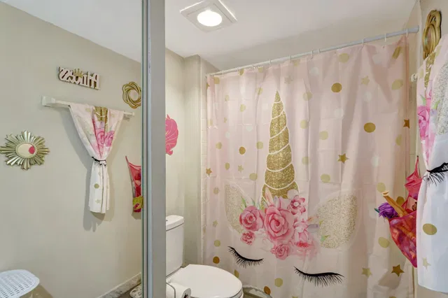 Unit 321 photo 20