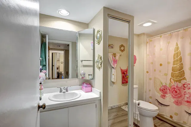 Unit 321 photo 21
