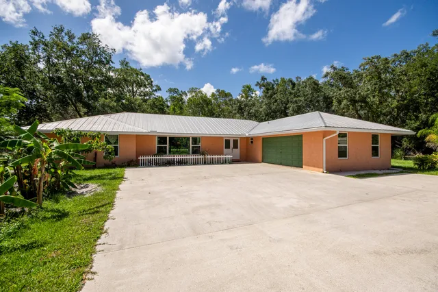 Residence photo 3