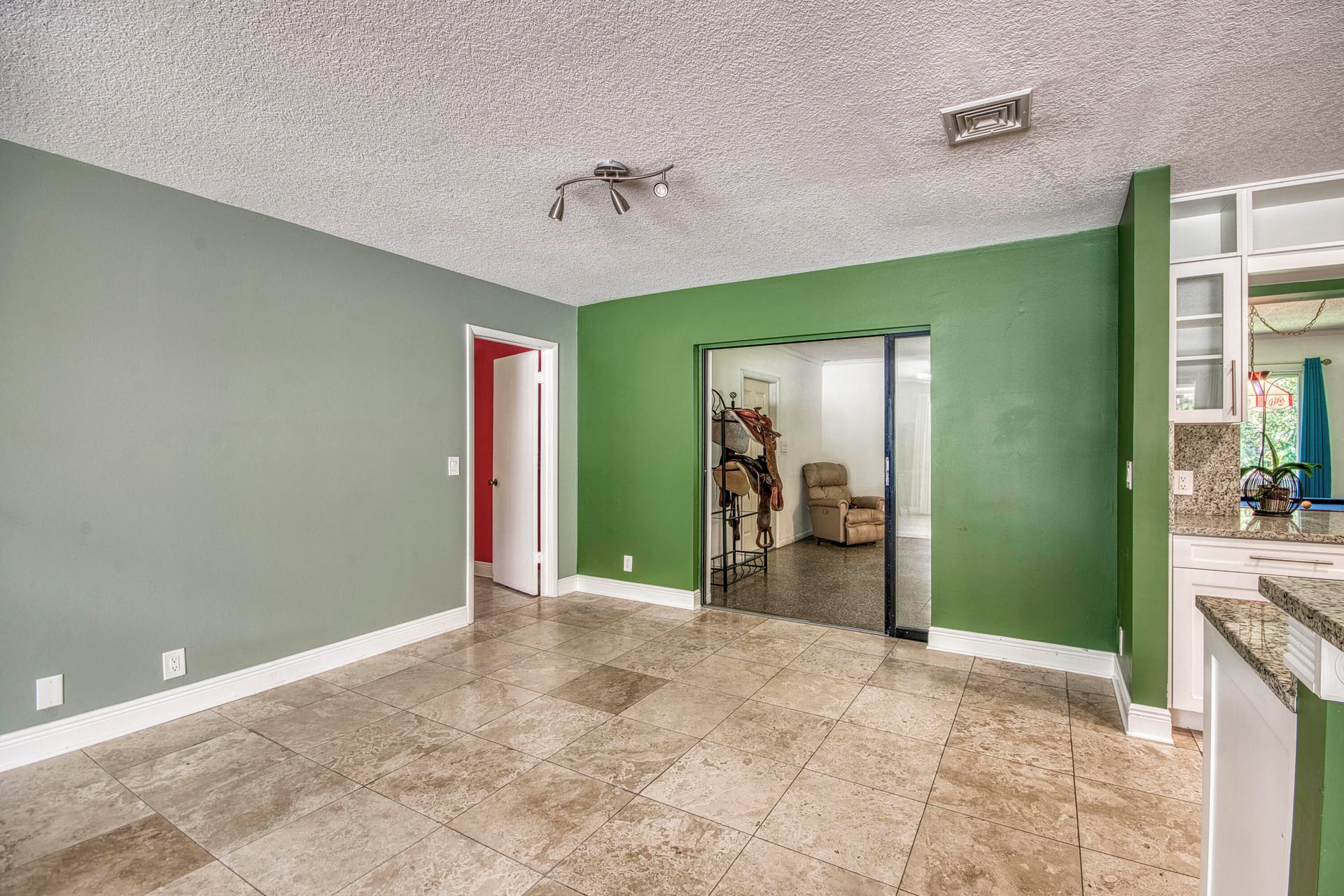 Residence photo 25