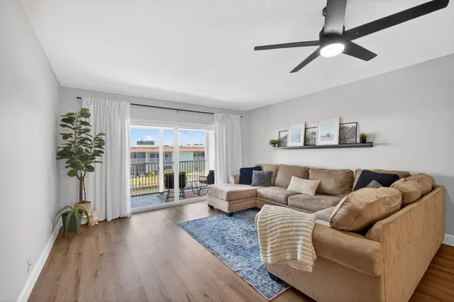 Unit 202 photo 8