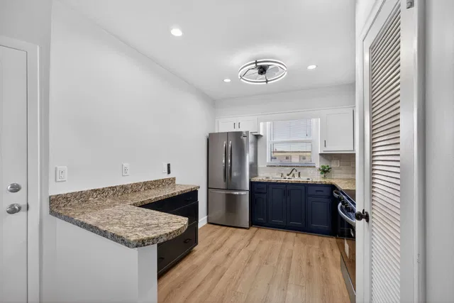 Unit 202 photo 11