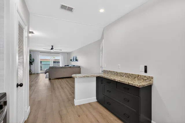 Unit 202 photo 14