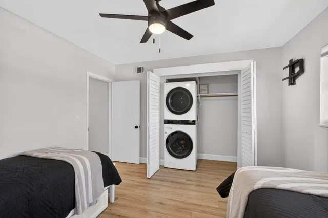 Unit 202 photo 18