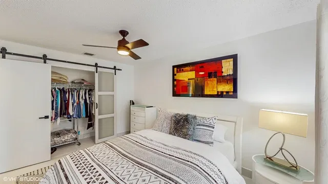 Residence photo 18