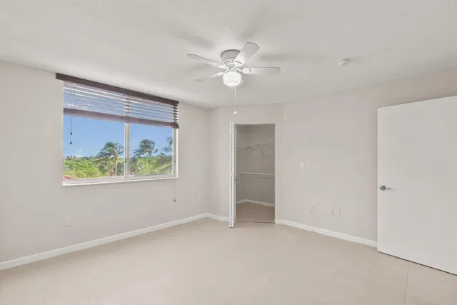  Unit 403 photo 12