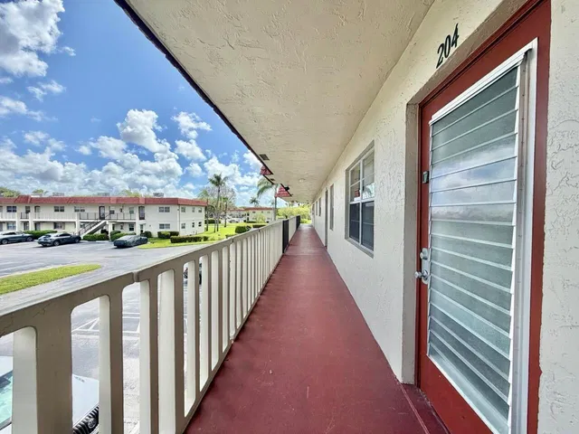 Unit 204 photo 3