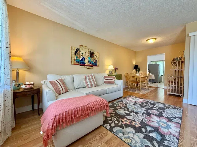 Unit 204 photo 6