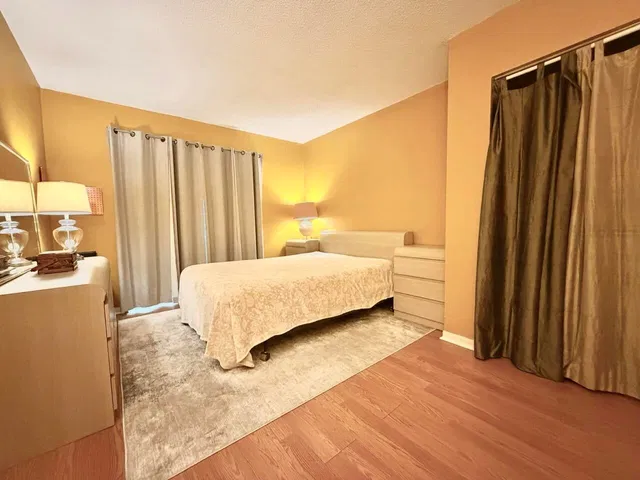 Unit 204 photo 14