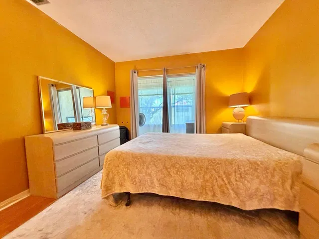 Unit 204 photo 16