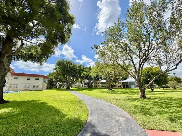 Unit 204 photo 43