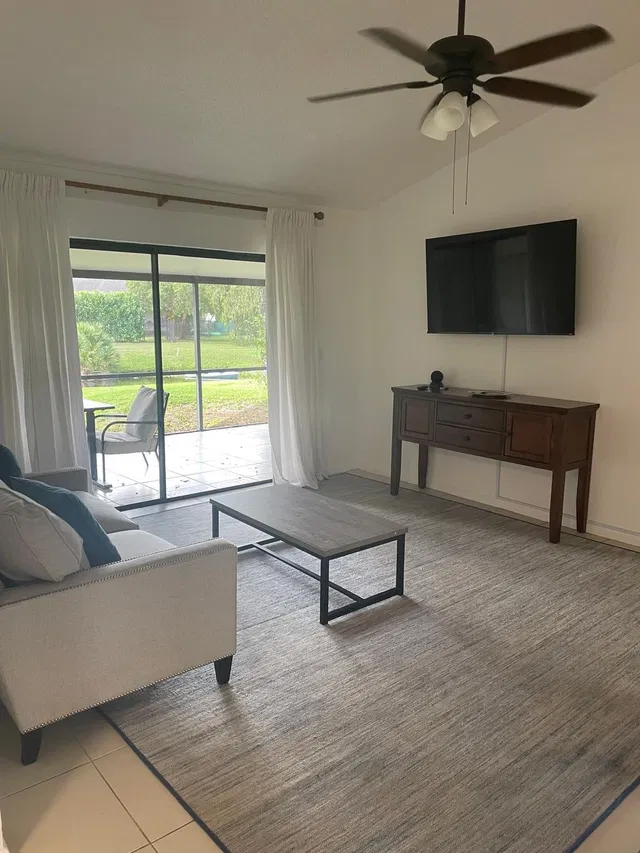 Residence photo 2