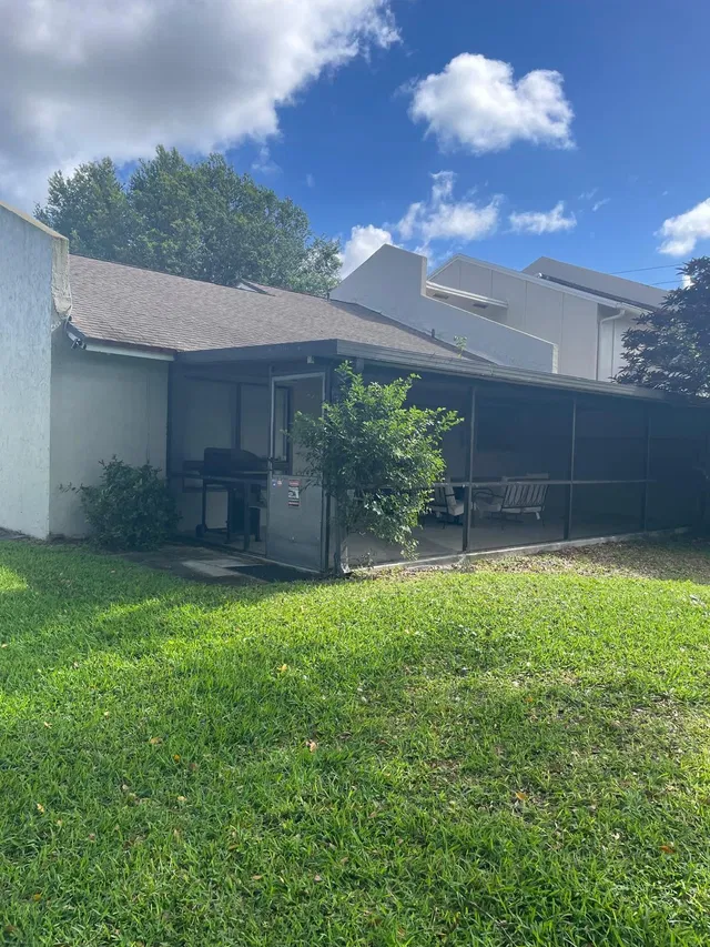 Residence photo 24
