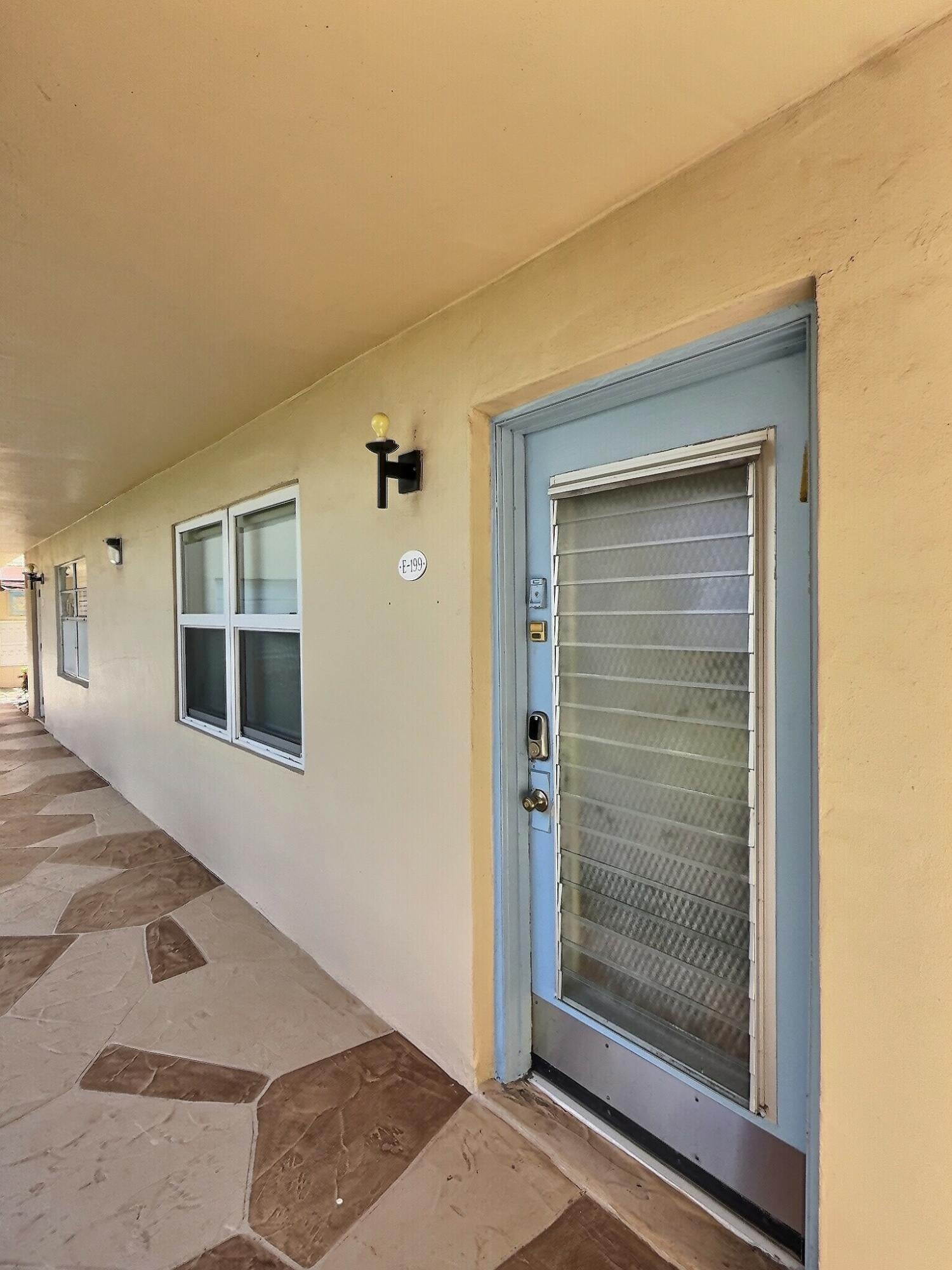 Residence photo 2
