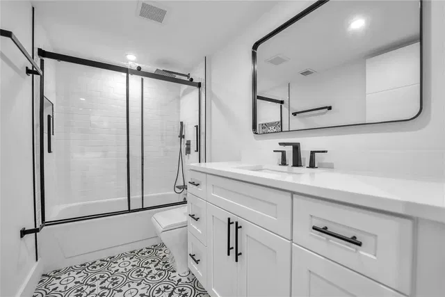 Unit 401 photo 6