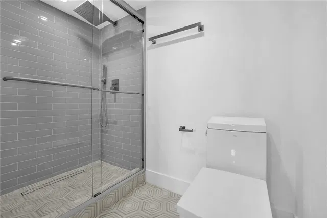 Unit 401 photo 13