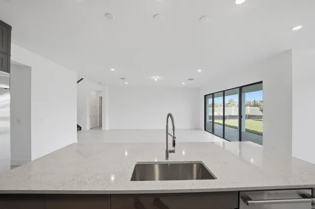 Whitmore Estates Residence photo 8