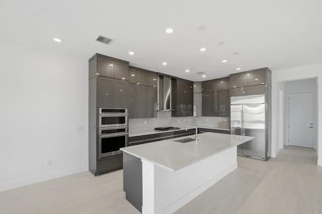 Whitmore Estates Residence photo 10