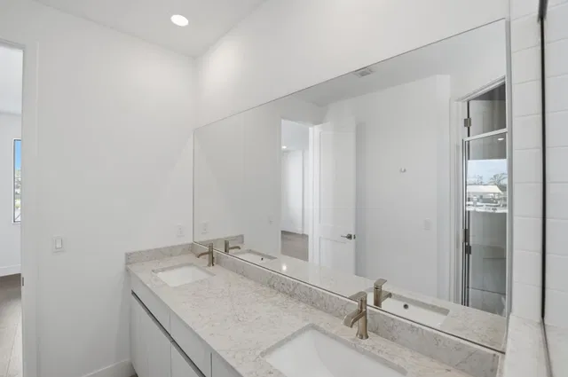 Whitmore Estates Residence photo 23