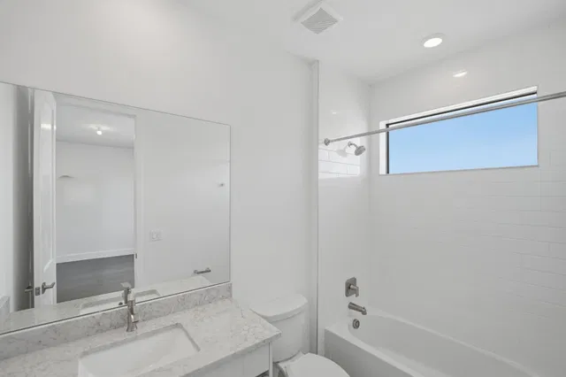 Whitmore Estates Residence photo 30