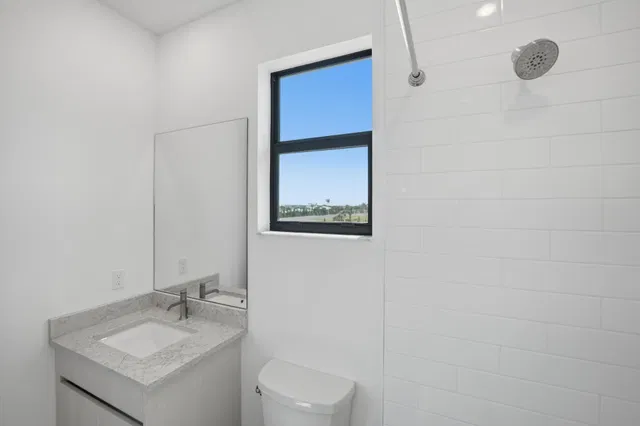 Whitmore Estates Residence photo 32