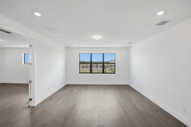 Whitmore Estates Residence photo 34