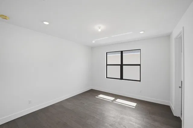 Whitmore Estates Residence photo 37