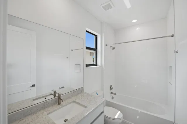 Whitmore Estates Residence photo 38