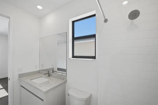 Whitmore Estates Residence photo 40